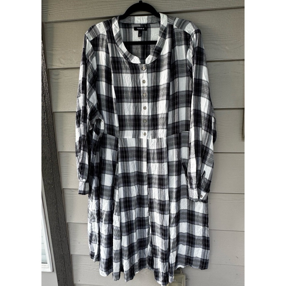 Torrid Plaid Babydoll Tunic Top Size 3 Black White Gray Button Front Cottagecore